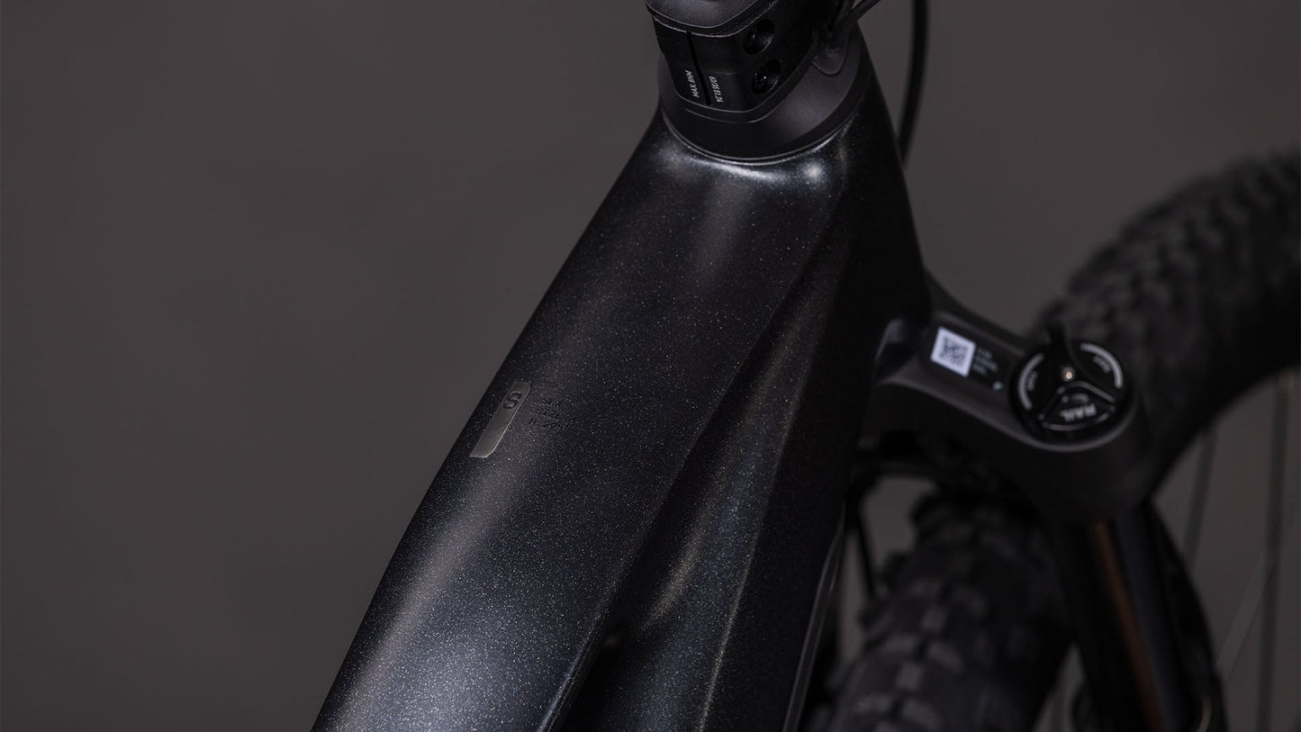 Cube Reaction Hybrid SLX 800